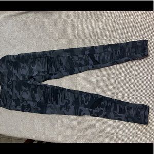 CVG X-small Camo Moto Leggings, Full length like new condition